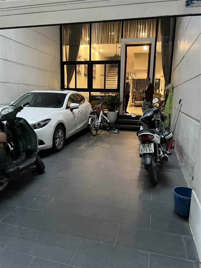 Bán nhà mặt ngõ 11 Thái Hà, Cách Phố 1 Nhà, Diện tích: 160m2, nhà 4 tầng, Mặt tiền: 5.2 m ( cam kết ảnh thật )