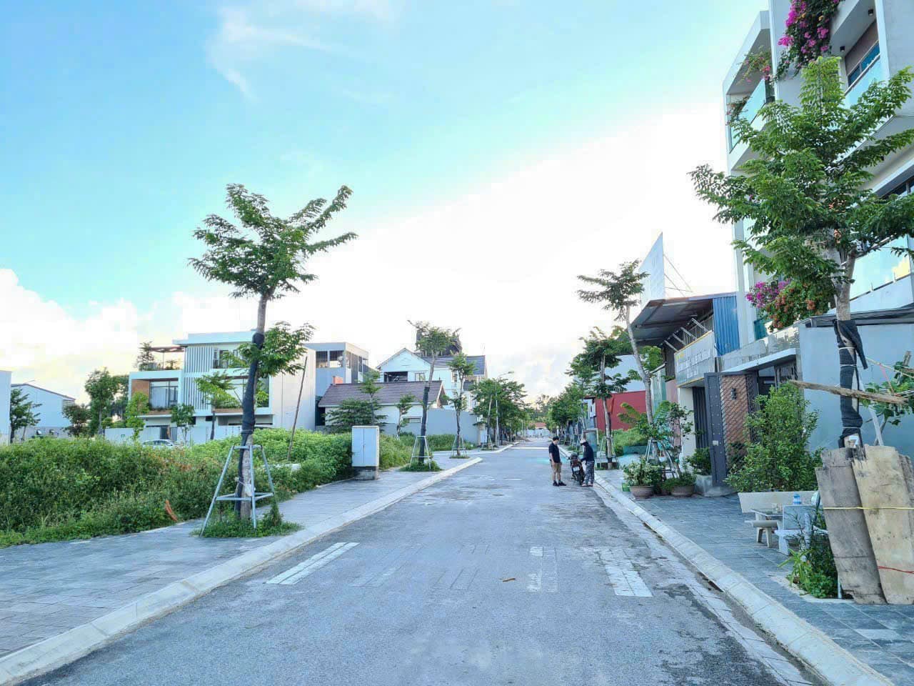 Bán nhà 3.5 tầng khu đô thị Nguyên Khê - 3 mặt thoáng - cho thuê 20tr/tháng