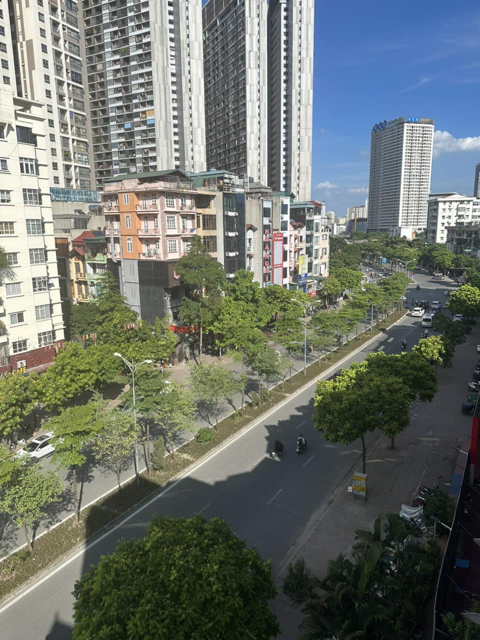 BÁN TÒA VĂN PHÒNG MẶT PHỐ NGUYỄN HOÀNG DT 80m 8 TẦNG MT 5m GIÁ 45 TỶ.