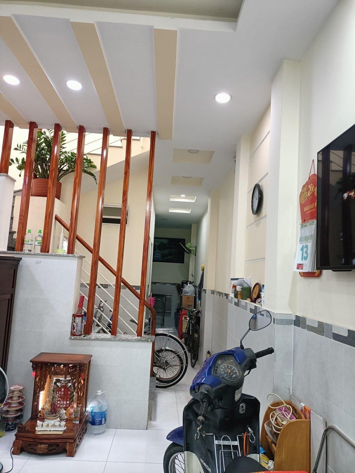 CMT8 QUẬN 3, 4X13M GẦN CÔNG VIÊN LÊ THỊ RIÊNG - 52m2 - GẦN MẶT TIỀN CHỈ 6 Tỉ CHỐT.