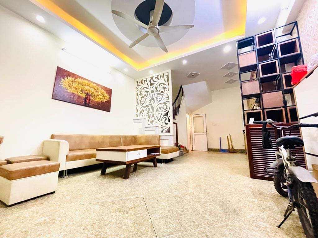 CỰC PHẨM CÂU GIẤY , TẶNG FULL NỘI THẤT ,NGÕ NÔNG , NHÀ ĐẸP 4.7 TỶ