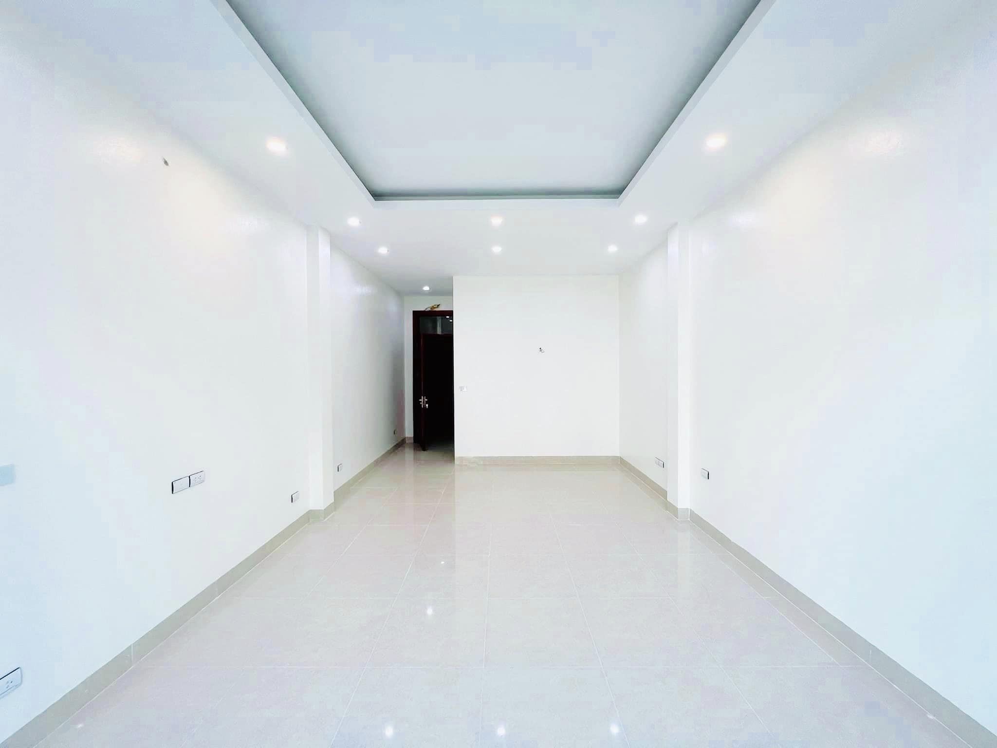 BÁN TÒA NHÀ VĂN PHÒNG KHU ĐÔ THỊ ĐẠI KIM 51m 7 TẦNG MẶT TIỀN 4m GIÁ 14.5 TỶ