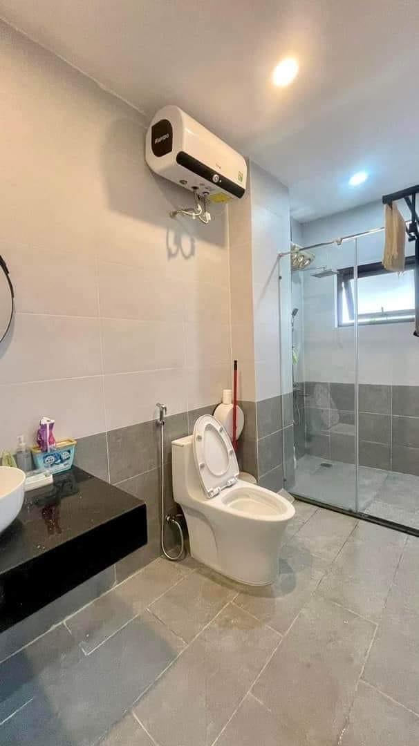 NHÀ LÔ GÓC NGÕ TÔ HOÀNG, HAI BÀ CỰC ĐẸP - 57M X 5 TẦNG - 10M RA PHỐ - GIÁ 7.3 TỶ