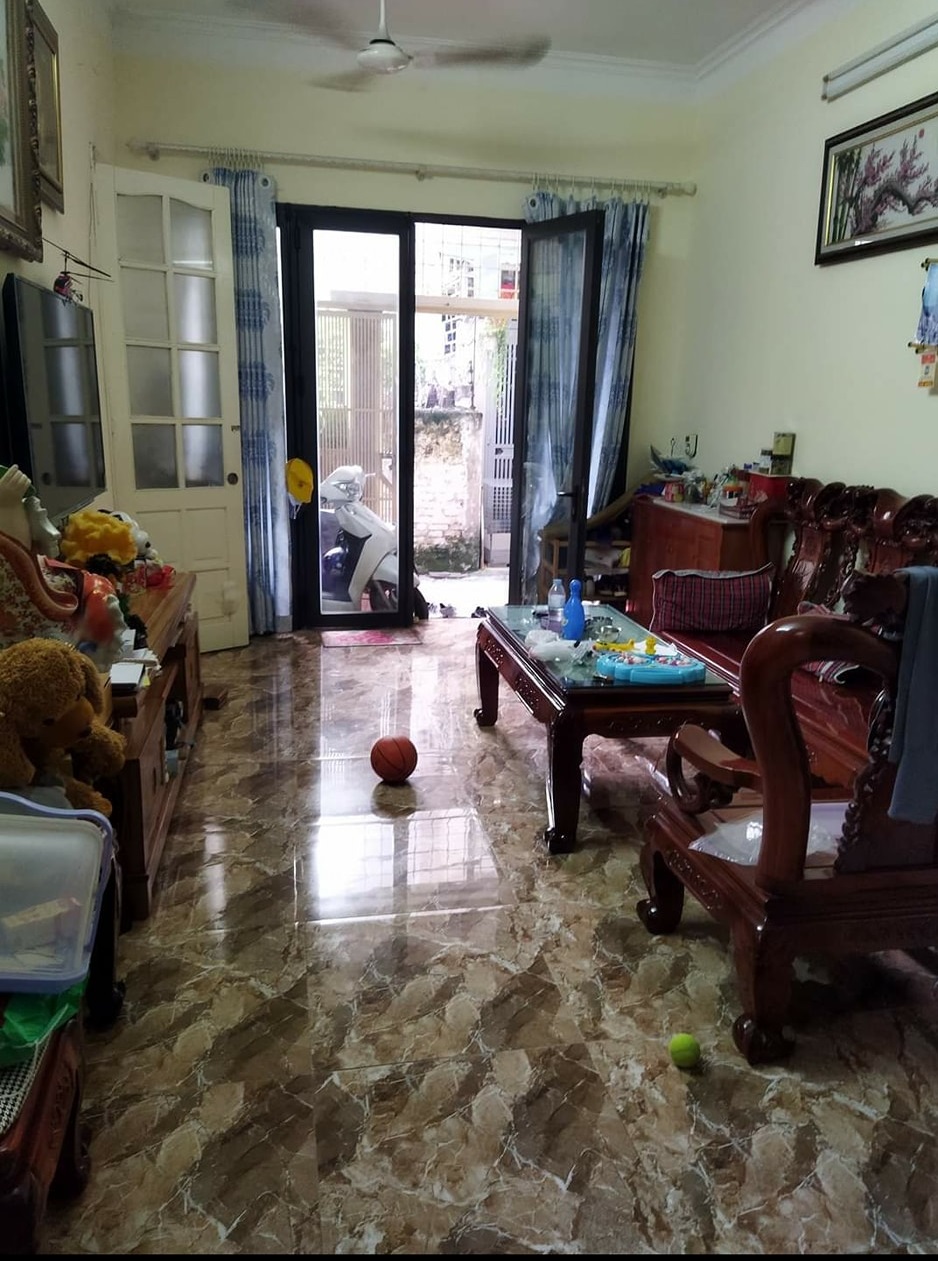 BÁN GẤP KIM NGƯU, SÁT PHỐ, DIỆN TÍCH RỘNG, 2 THOÁNG 50m x 4T, NHỈNH 4 TỶ 0901753139