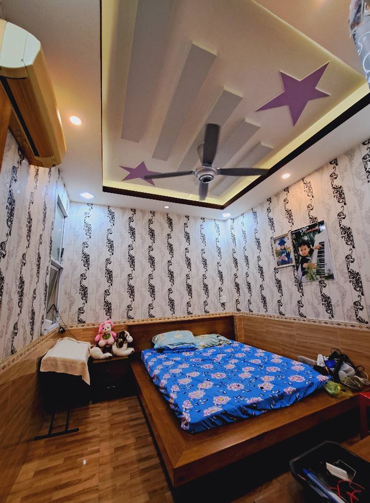 BÁN GẤP NHÀ 4 TẦNG-5PN,DTSD:250m2-nhỉnh 5 tỷ.Đ.HUỲNH THỊ HAI.QUẬN 12