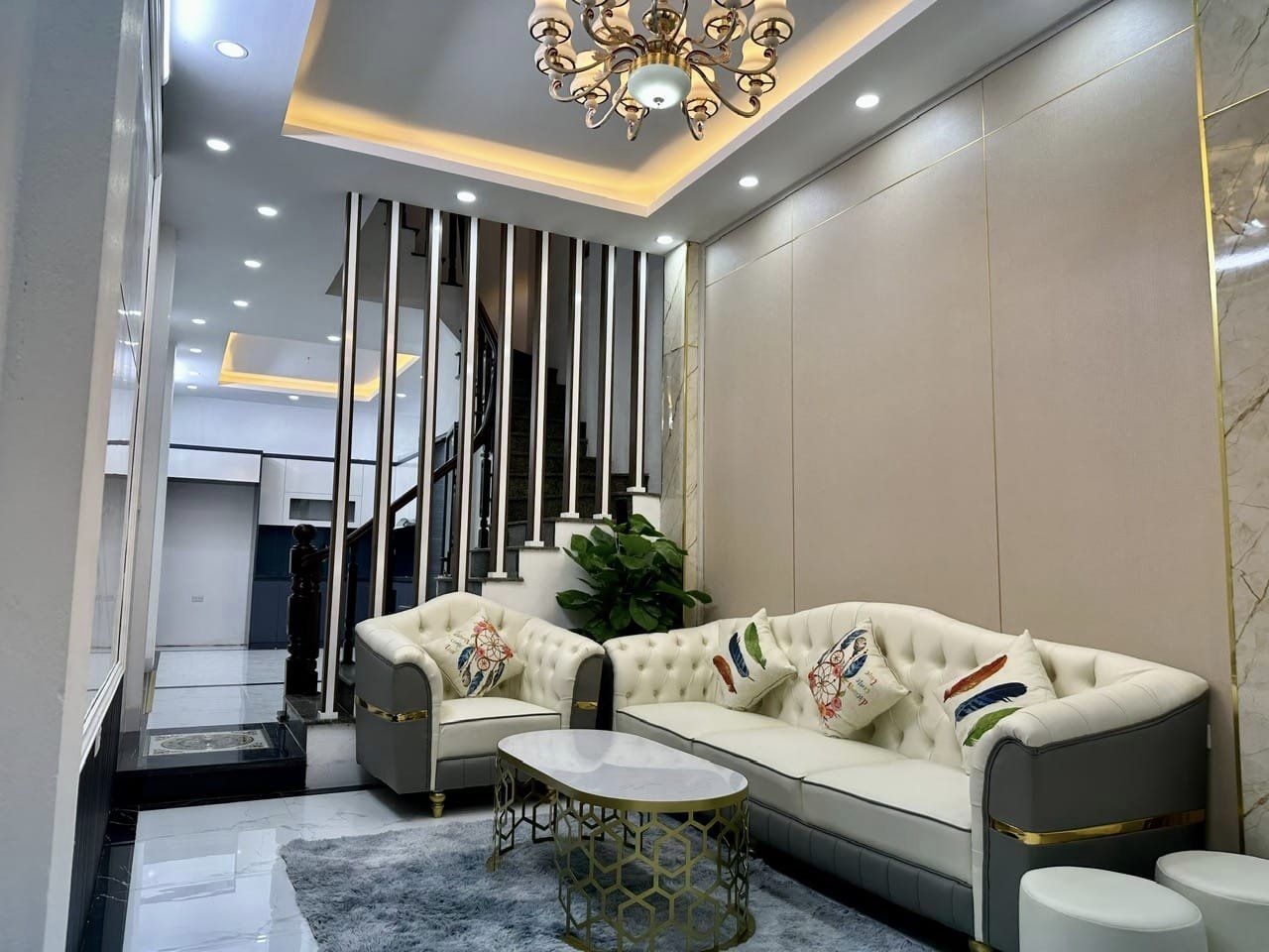 Khương Đình , Nhà đẹp , Giá mềm 50 m - 5.4 tỷ . 20 m ra Taxi