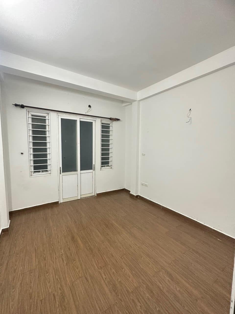 Cần bán nhà ngõ 100 Nguyễn Xiển 35m2, 4 tầng giá 5.5 tỷ