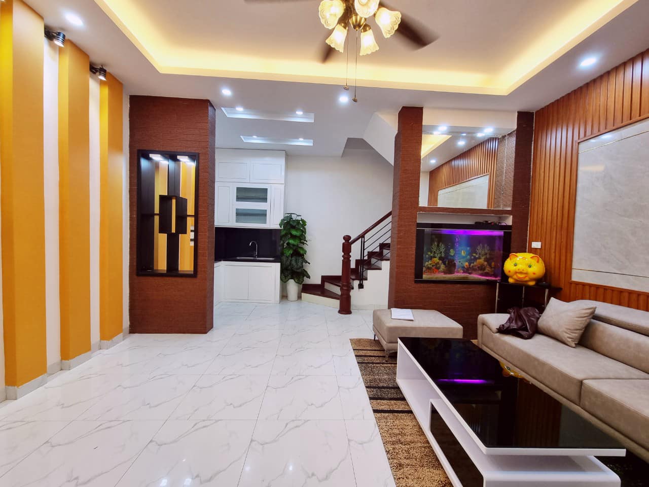 Nhà phố Láng Hạ ,mới đẹp lung linh lô góc,ở Sướng ,38 m- 4.9 tỷ