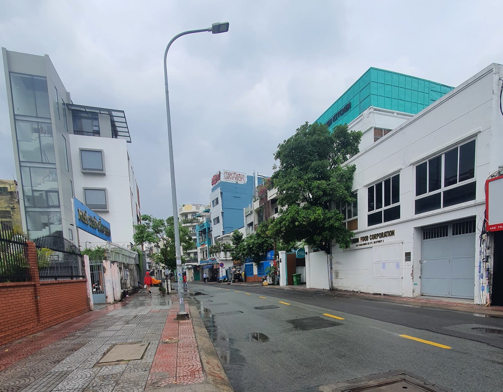 CẦN BÁN NHÀ CHÍNH CHỦ LÂU ĐỜI QUẬN 1- NHÀ CŨ CẤP 4 - NGANG 6M, NỞ HẬU