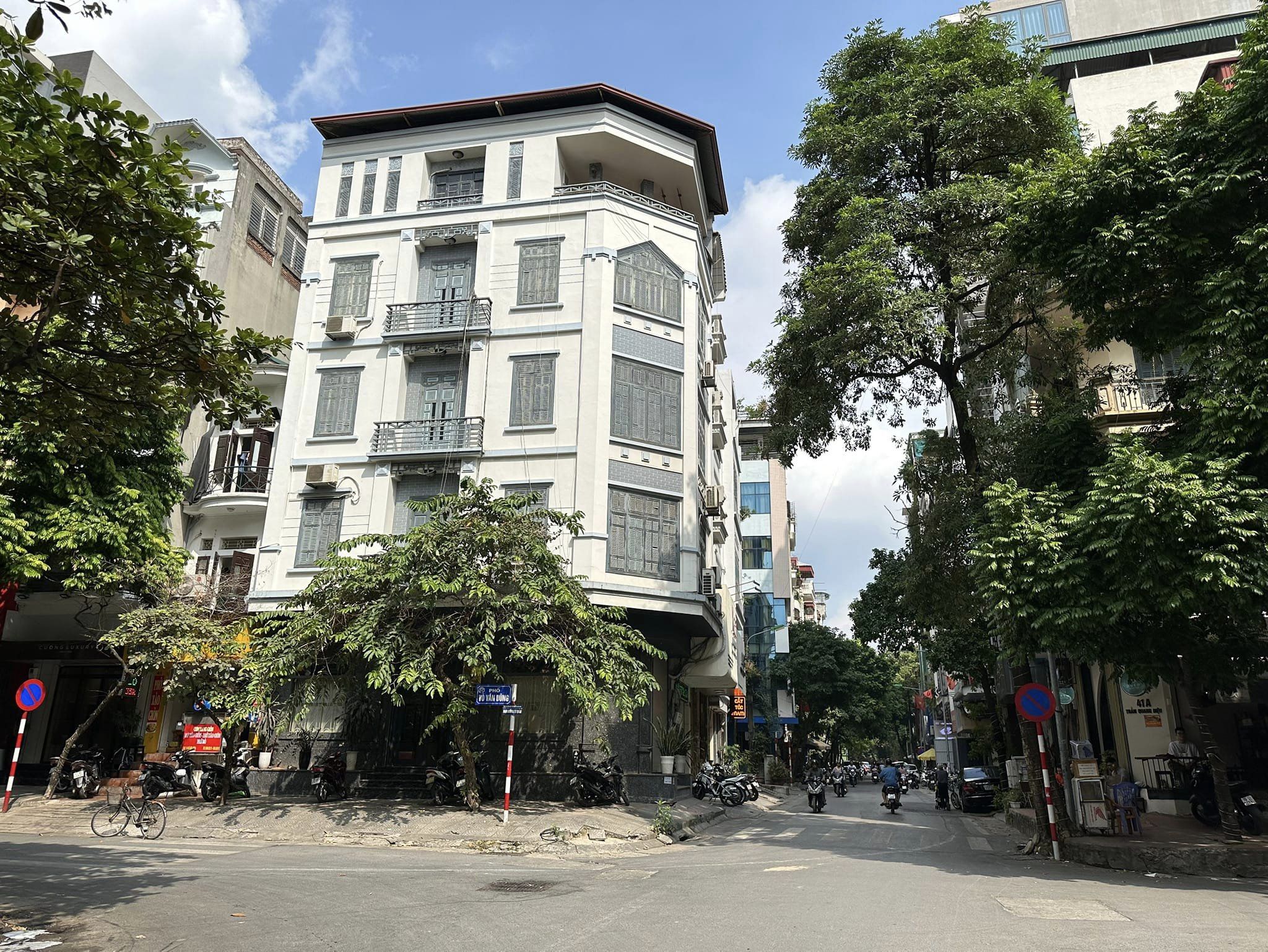 Mặt Phố Võ Văn Dũng 45M2 3 Tầng MT 3.5M -18 Tỷ - Vỉa hè -DT 30Tr/th