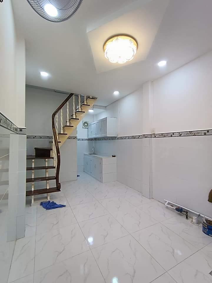 BÁN NHÀ TÂN BÌNH VITRÍ ĐẸP GIÁP QUẬN 3.2O5 TỶ NHÀ BÁN ĐẸP ,MỚI