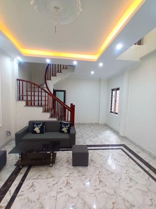 SIÊU MẪU CHÂN DÀI 6 TẦNG 45m phố CỔ LINH, nhà mới KÍNH KOONG giá 3,3 tỷ vô cùng yêu thương.