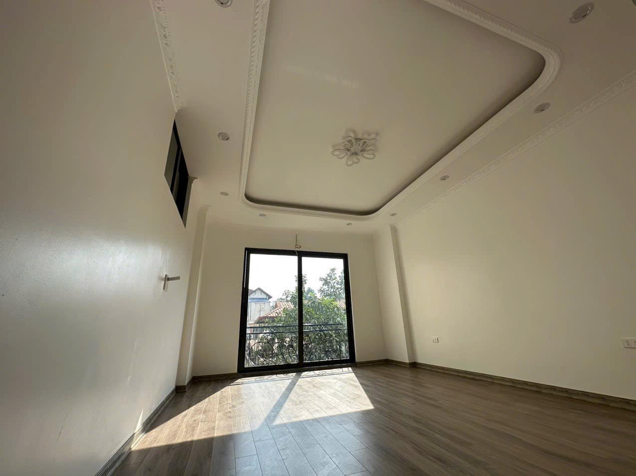 BÁN NHÀ PHỐ CẦU GIẤY, XUÂN THỦY,64M X 4 TẦNG,MẶT TIỀN 8M,NGÕ THÔNG OTO TRÁNH,KINH DOANH