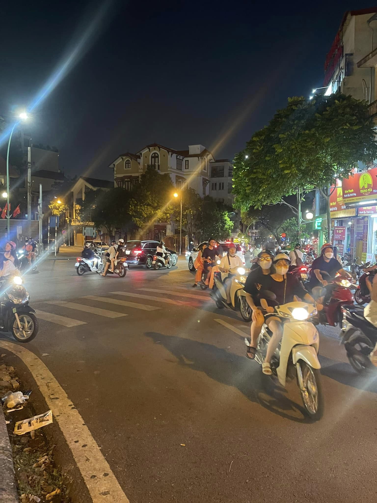 O94lO7l689 Bán nhà mặt phố Đường Thanh Niên 20m², 2 tầng, MT 5.6m, giá chào 12.5 tỷ Tây Hồ. mua mua mua