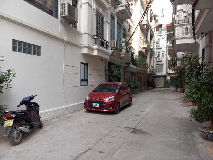 Bán nhà TRUNG TÂM Quận Cầu Giấy. GARA – THANG MÁY – SỔ PHÂN LÔ. Diện tích 44m2. Giá hơn 10 tỷ.