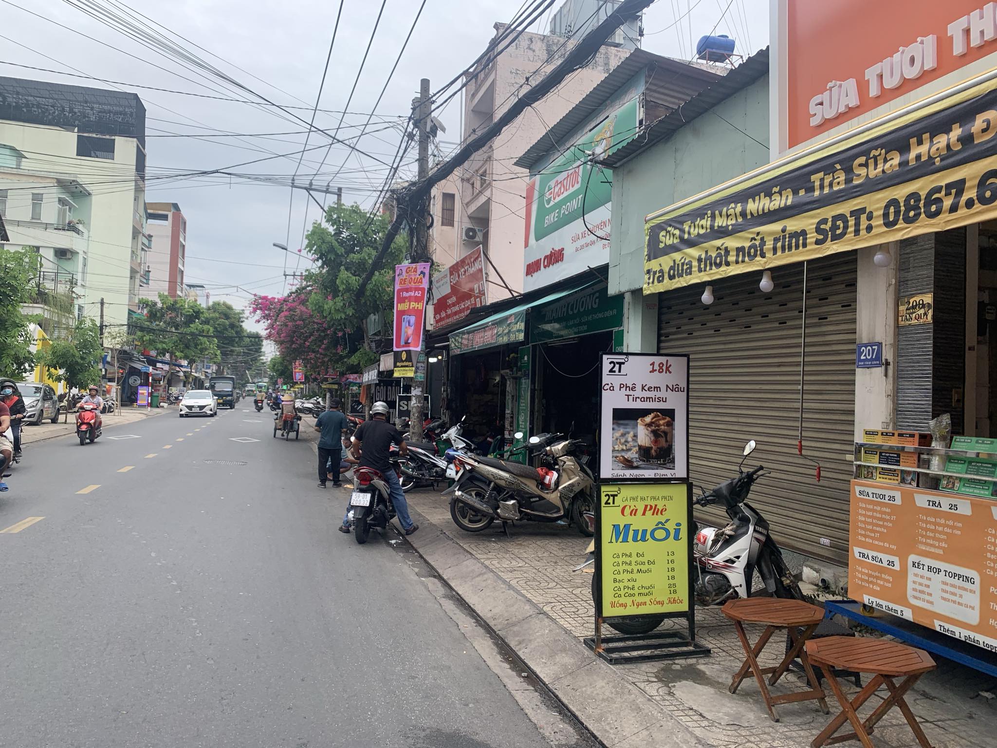 Quận Tân Phú ! Sang MB có 8 tr vị trí đẹp Kinh doanh mọi ngành nghề, Tel : 0867685352