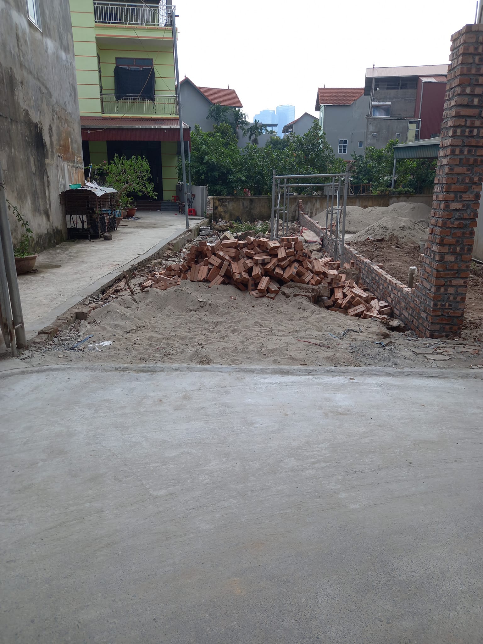 Bán nhanh lô góc 2 mặt thoáng ở Ngô Xuân Quảng