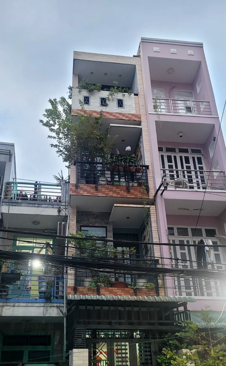 HXH Lý Thái Tổ Q10, 4 Tầng, Doanh Thu 18 Triệu, Chỉ 6.9 Tỷ