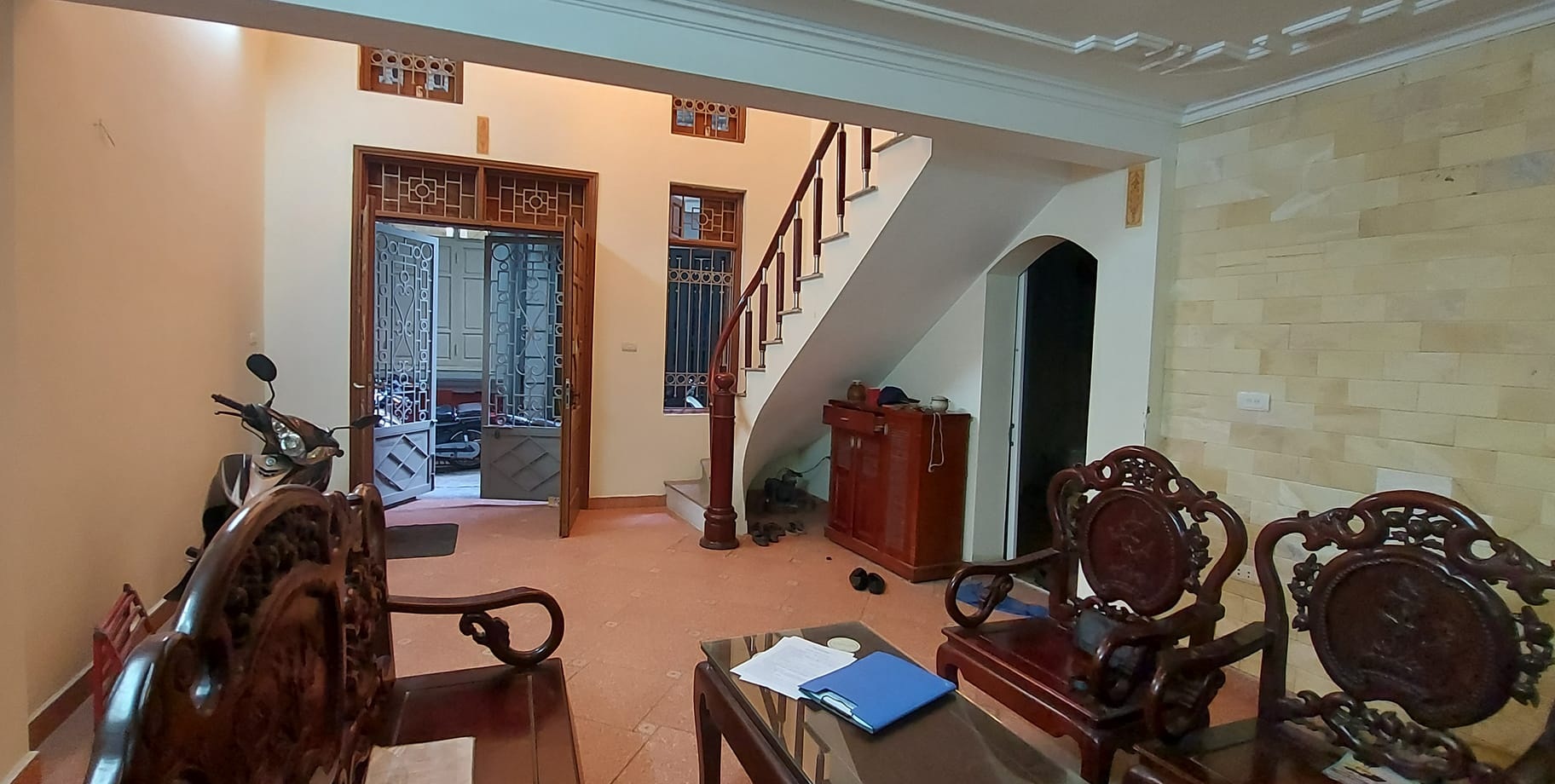 TRUNG TÂM QUẬN CẦU GIẤY – DÂN XÂY CHẮC CHẮN – TIỆN ÍCH NGẬP TRÀN - AN NINH TỐT – 4 TẦNG x 43M2, 4 TỶ xx