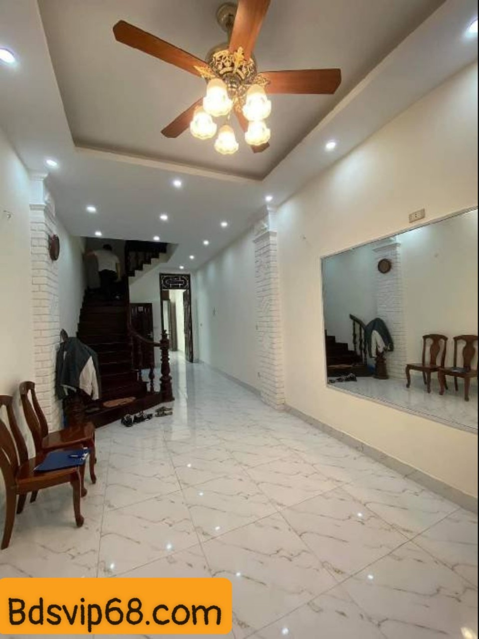 Bán nhà liền kề phố Khuất Duy Tiến thông sang đường Nguyễn Trãi, ô tô đỗ cửa 73m2 nhà đẹp 5 tầng giá 9.2 tỷ