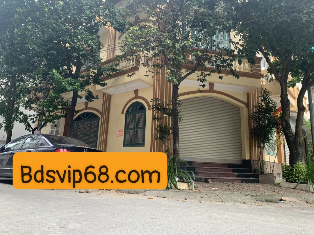 Cần cho thuê nhà mặt phố chia lô gần ngã tư Vạn Phúc – Tố Hữu, lô góc có hầm để xe, 130m2 mặt tiền 10m giá 25 triệu/tháng