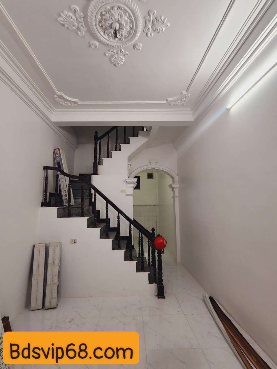 Bán nhà vị trí hiếm ô tô đỗ cửa, ngõ 211 Khương Trung 37m2 5 tầng giá chỉ 4.35 tỷ