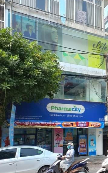 NHÀ BÁN LÔ GÓC.TRUNG KÍNH.ÔTÔ VÀO NHÀ.DT 70M. 8 TẦNG. MT 17M. 29.2 TỶ.ĐANG CẦN BÁN.