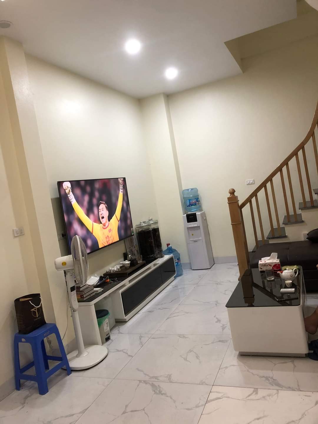Bán nhà ngõ 77 Phố 8/3, quận Hai Bà Trưng 28m 5T MT 3.8m, Giá 4.2 tỷ. Phân lô ôtô đỗ, nhà dân xây cực đẹp.