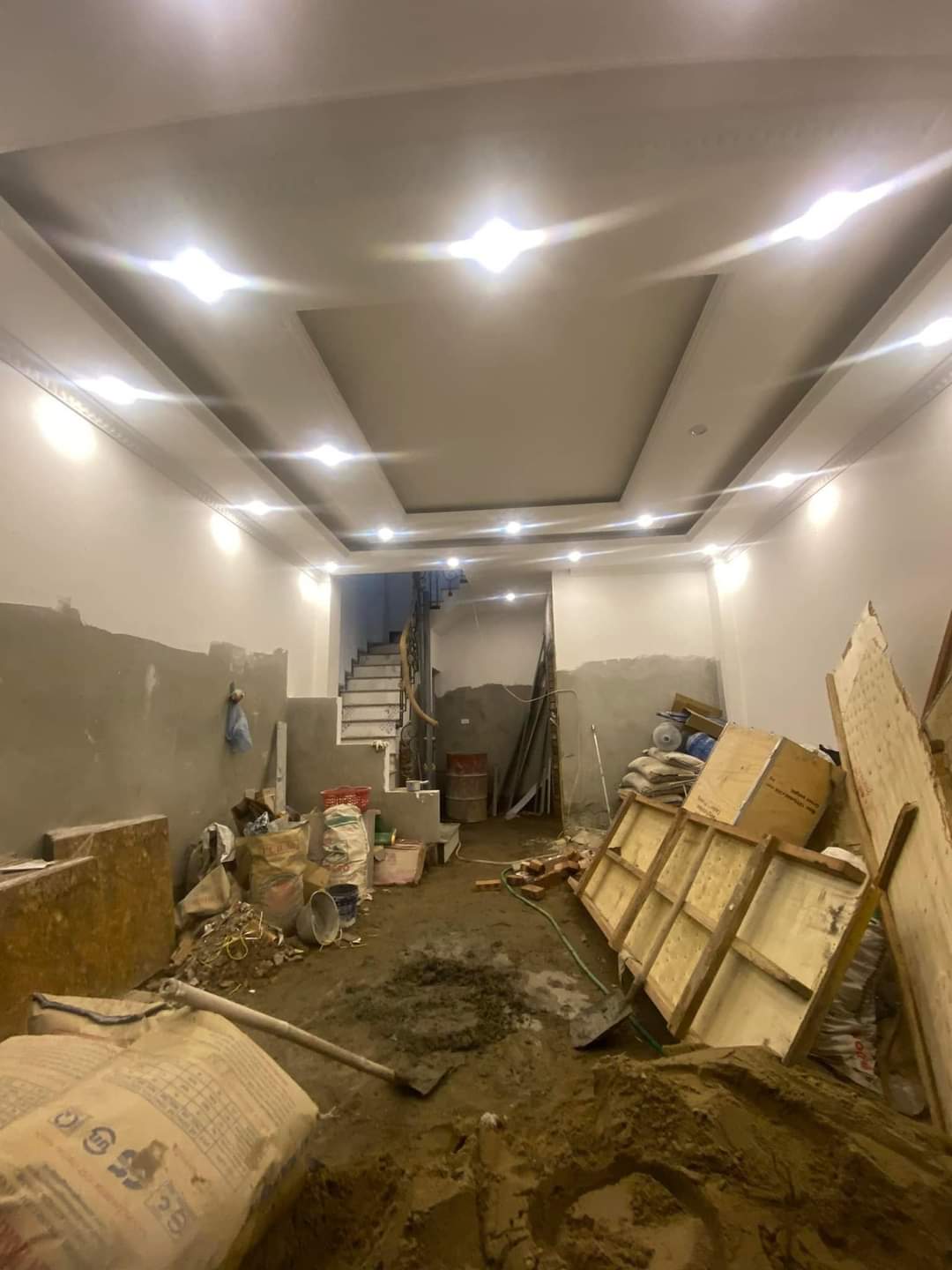 BÁN NHÀ VĨNH PHÚC, QUẬN BA ĐÌNH,DT42M2×6T,MT4.8M,GIÁ 8.8TỶ,NHÀ MỚI,THANG MÁY,KINH DOANH