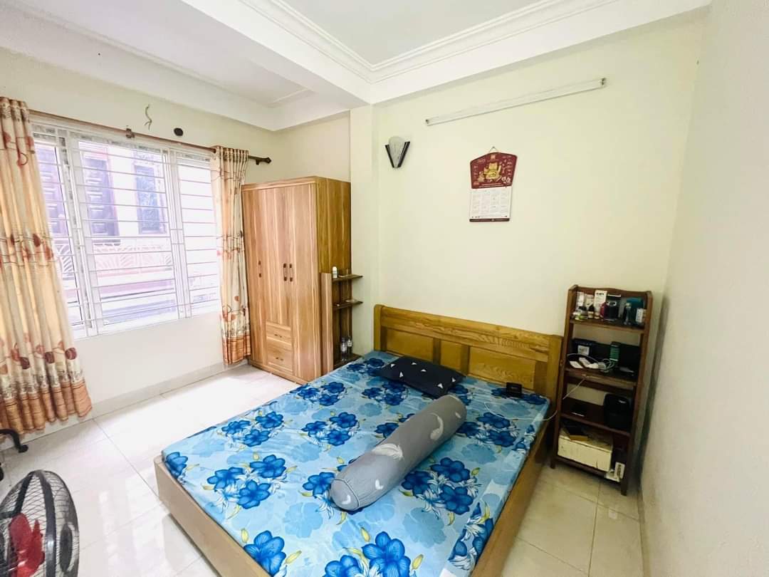 Bán nhà phố Hàm Long, quận Hoàn Kiếm 39m x 5 Tầng, Giá 9.4 tỷ. Gần Hồ Gươm, nhà đẹp 2 thoáng ở ngay, ngõ có sân rộng
