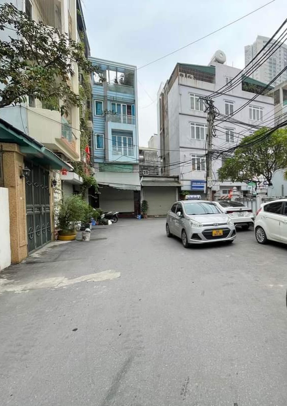 NHÀ BÁN LÔ GÓC VĂN PHÚ. DT 38M. 5TẦNG. 4.2 TỶ. ĐANG CẦN BÁN.