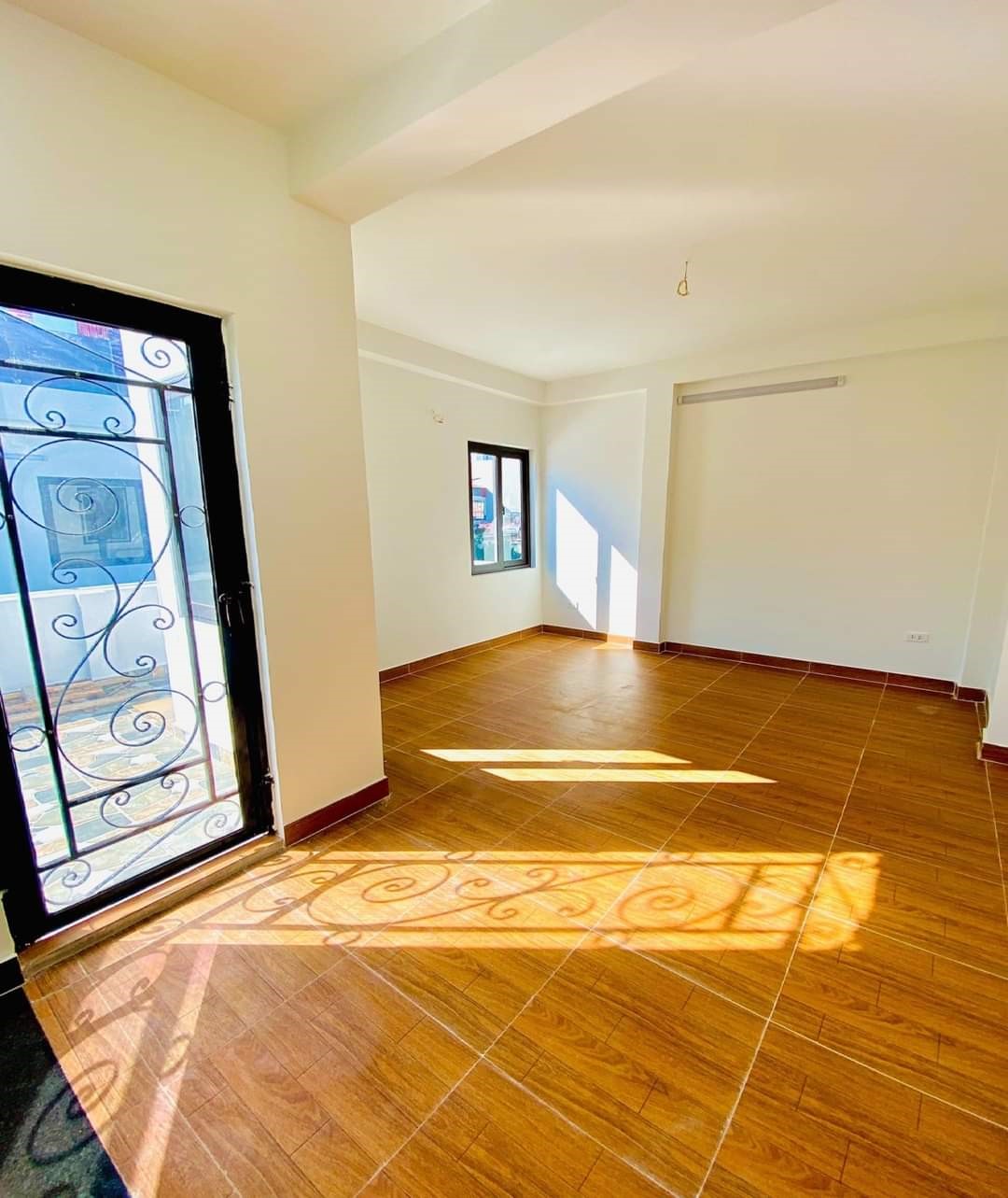 CHỈ HƠN 4 TỶ CHÚT, CÓ NHÀ PHAN ĐÌNH GIÓT, LÔ GÓC, Ô TÔ ĐỖ CỬA