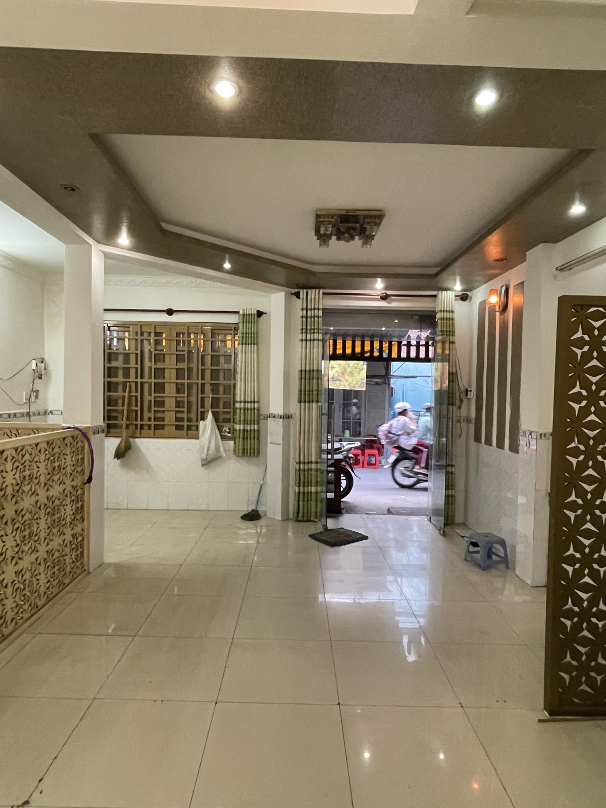 Q7 MẶT TIỀN CĂN GÓC , MUA NGAY KHI THẤY TIN CÒN KỊP , Ở CHO THUÊ KINH , VĂN PHÒNG CTY, SPA NAIL , BUÔN BÁN ĐỈNH CAO GIÁ