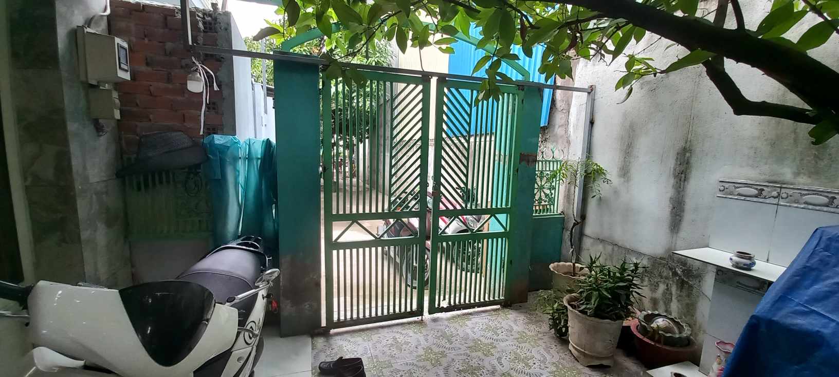 Q7 NHÀ ĐẸP , HẺM XE HƠI ĐỂ THOẢI MÁI, NỠ HẬU , KHU AN NINH CÓ CAMERA XUNG QUANH , DÂN TRÍ CAO YÊN TỈNH , Ở MỞ CTY , SPA