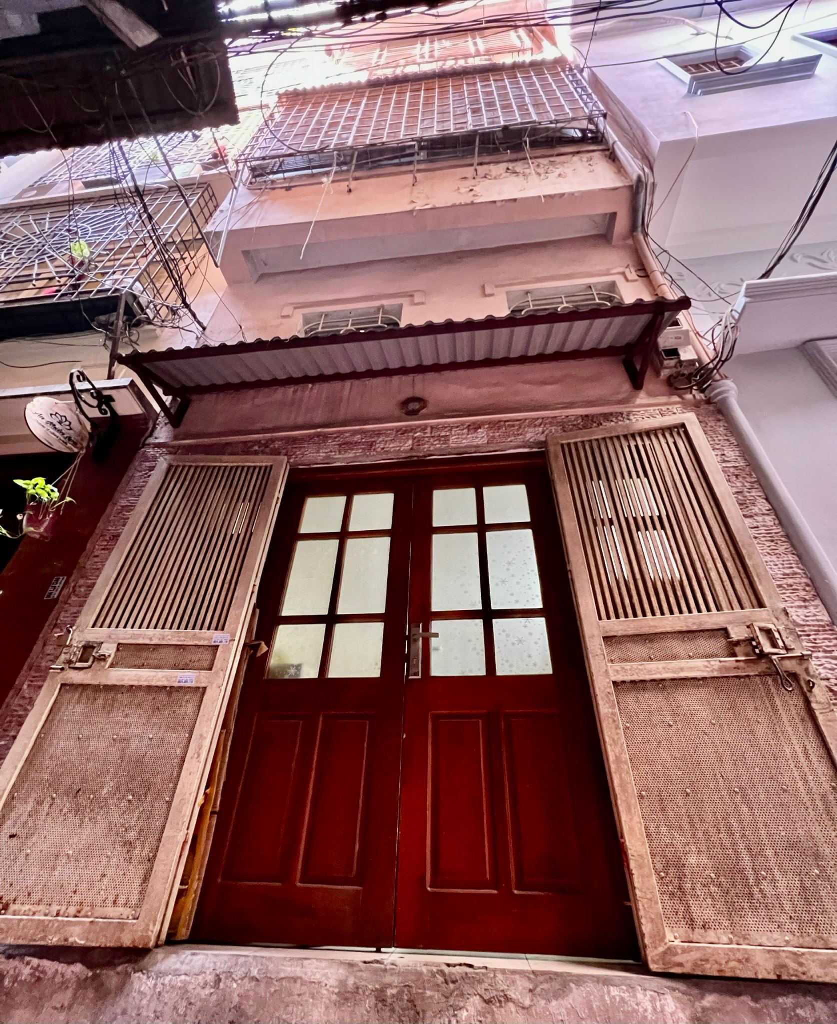 CẦN BÁN NHÀ 2,2 TỶ, 4 TẦNG, CÁCH MỘT NHÀ RA MẶT PHỐ LÒ ĐÚC