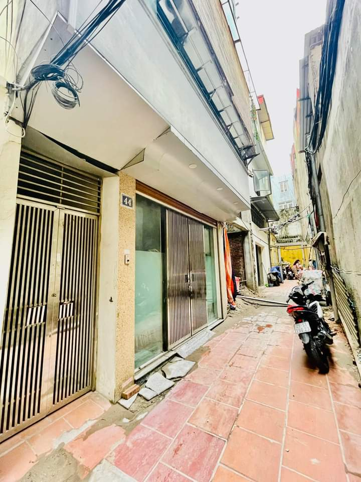 VĂN CHƯƠNG – LÔ GÓC – MỚI – 32M – 3 TẦNG – 2.9 TỶ.