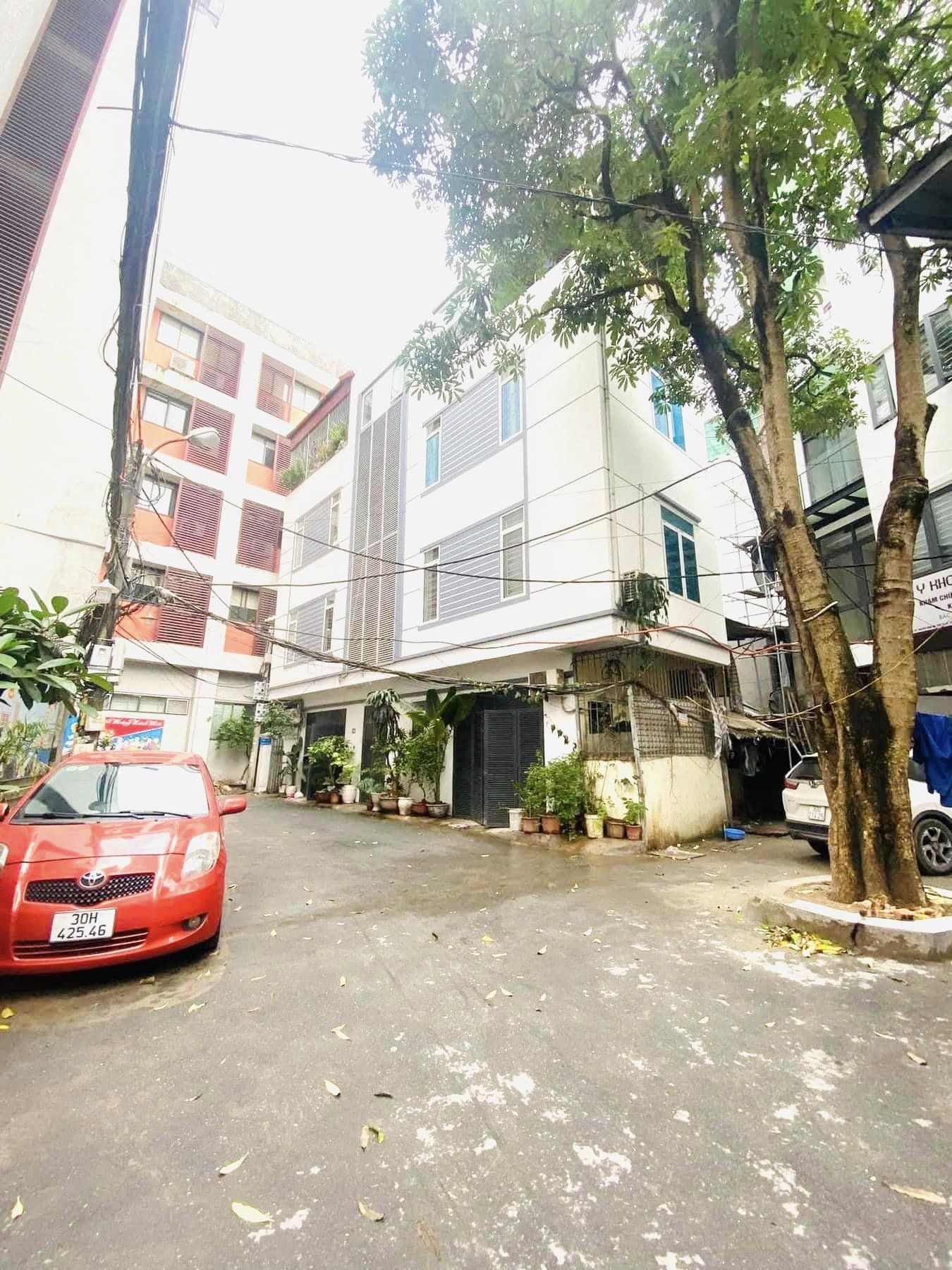 Siêu Hiếm! Phố Nguyễn Đình Thi Gara ô tô dừng đỗ 65m2, 4 tầng lô góc 3 thoáng sát Hồ Tây