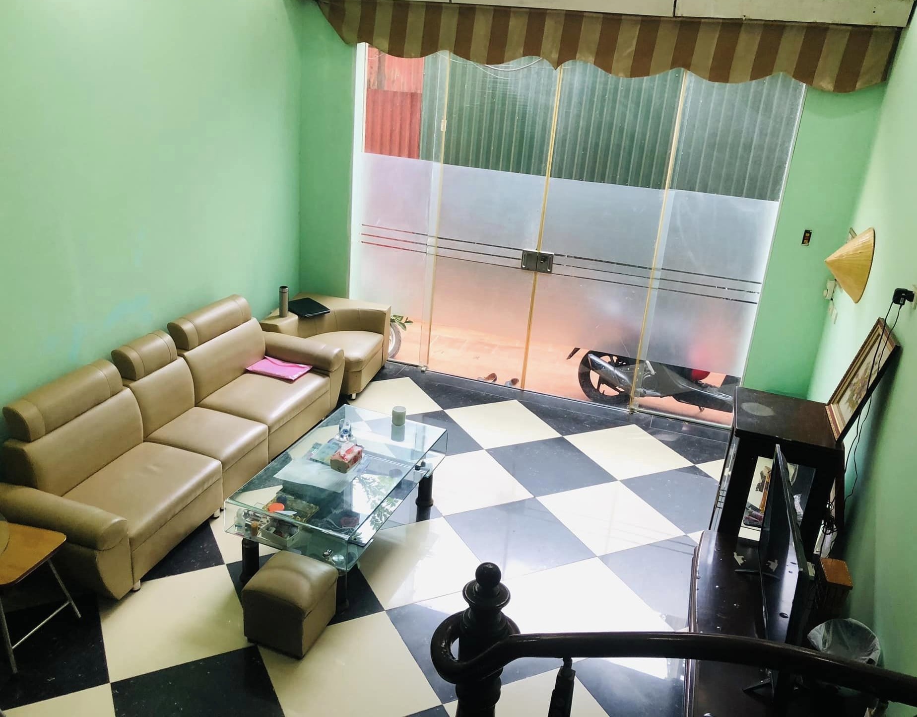 SIÊU HIẾM CẦU GIẤY - BÁN GẤP - NHÀ ĐẸP Ở NGAY - DÂN TRÍ CAO – AN NINH TỐT – 4 TẦNG, 37M2, 4.5 TỶ