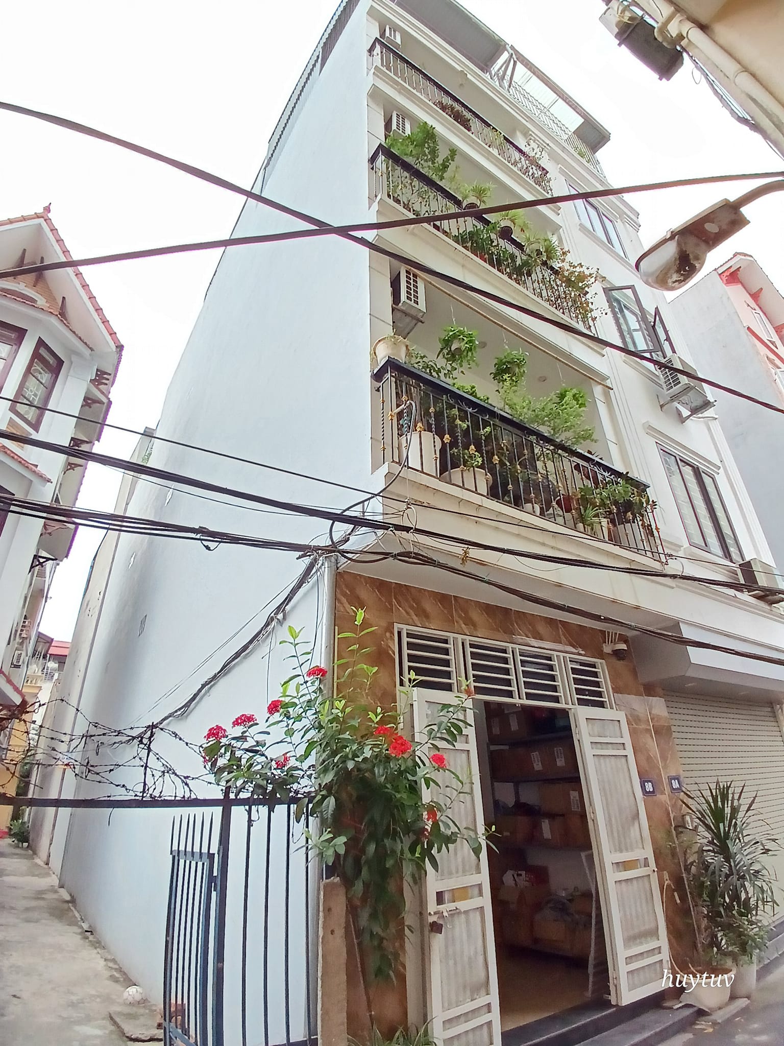 NHÀ ĐẸP CẦU DIỄN CĂN GÓC OTO ĐỖ CỬA Ở VÀ KINH DOANH NỘI THẤT XỊN