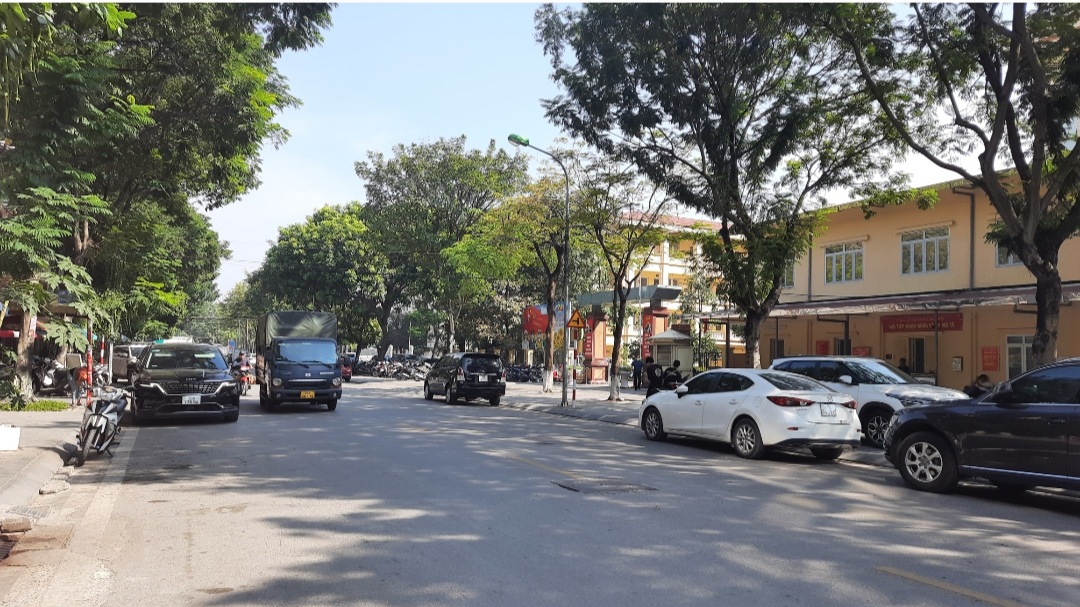 Bán đất Mặt phố Bùi Huy Bích, Hoàng Mai diện tích 100m2, mặt tiền 6,5m, KINH DOANH. LH 0912929280