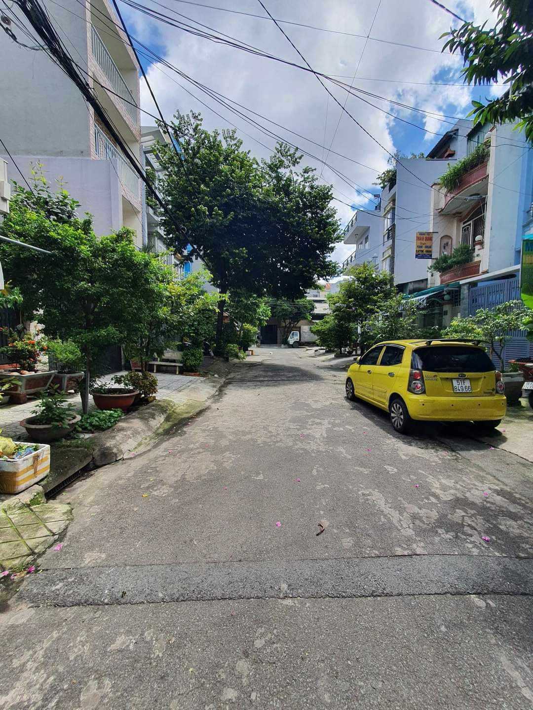 Cần tiền trữ hàng TẾT bán nhà 4 tỷ giảm còn 3.5 tỷ Trường Chinh DT 68.2m2, Quận 12.