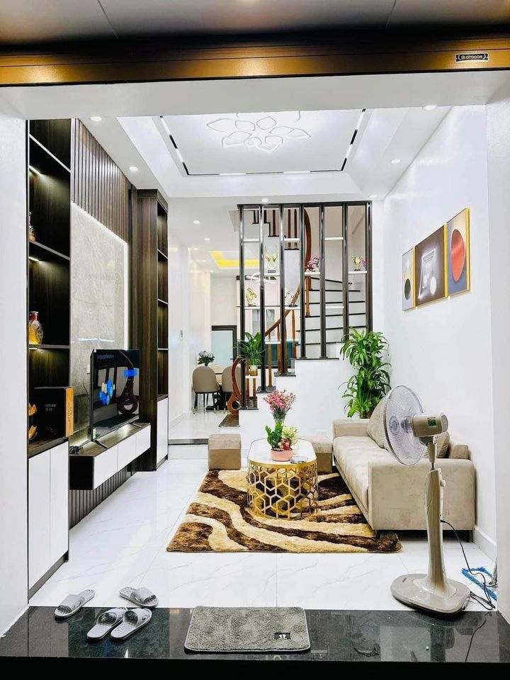 Bán nhà Ngô Thì Sỹ, Hà Đông, 36mx5t, sổ đỏ chính chủ, về ở ngay, giá 3,5 tỷ