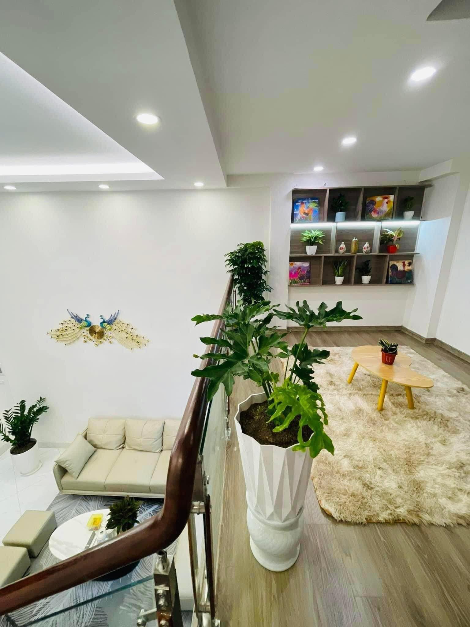 Nhà mới mặt ngõ Trương Định, 30m, 5 tầng, ở luôn, ngõ thông rộng đẹp, giá 3.95 tỷ (có TL)