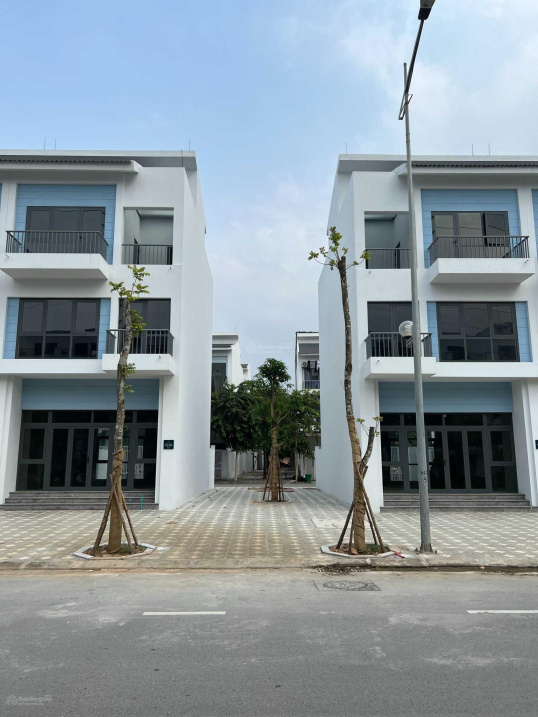 Bán nhà liền kề Foresa, 90m2 x 4T xây thô, kinh doanh hay đầu tư giữ tiền tốt, giá 10.x tỷ