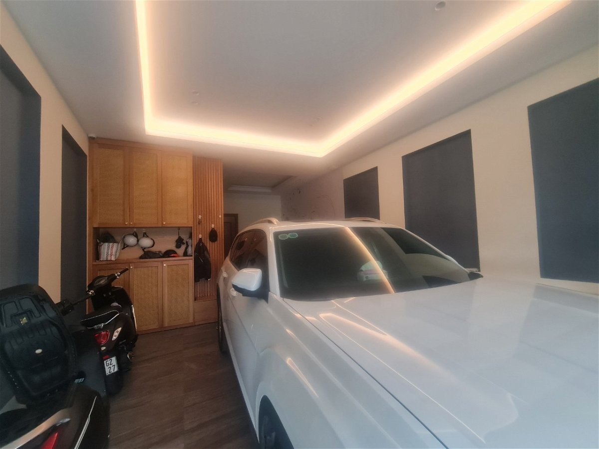 Bán nhà Nguyễn Xiển, ngõ ô tô tránh, vỉa hè, kinh doanh, DTSD 61m2 x 5T, MT4,8m.