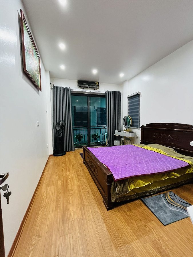 Bán nhà Phố Dương Quảng Hàm, CG, 61 m2, mt 4.4, gara ô tô, 6 ngủ khép kín, ở và KD.