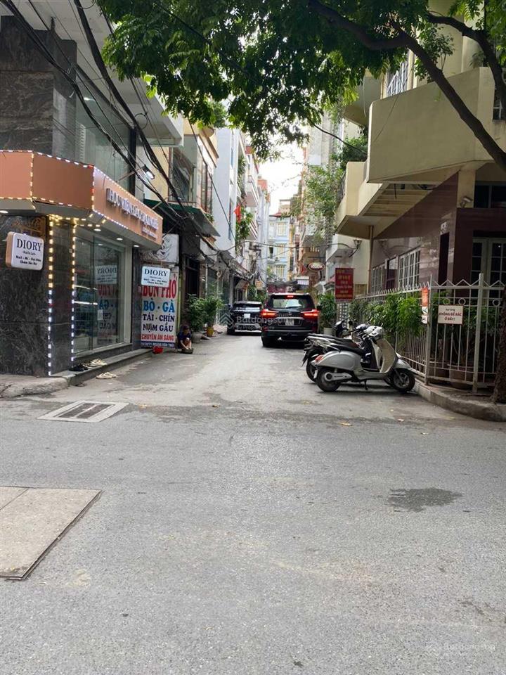 Bán nhà phân lô Hoàng Văn Thái đường 2 ô tô tránh nhau