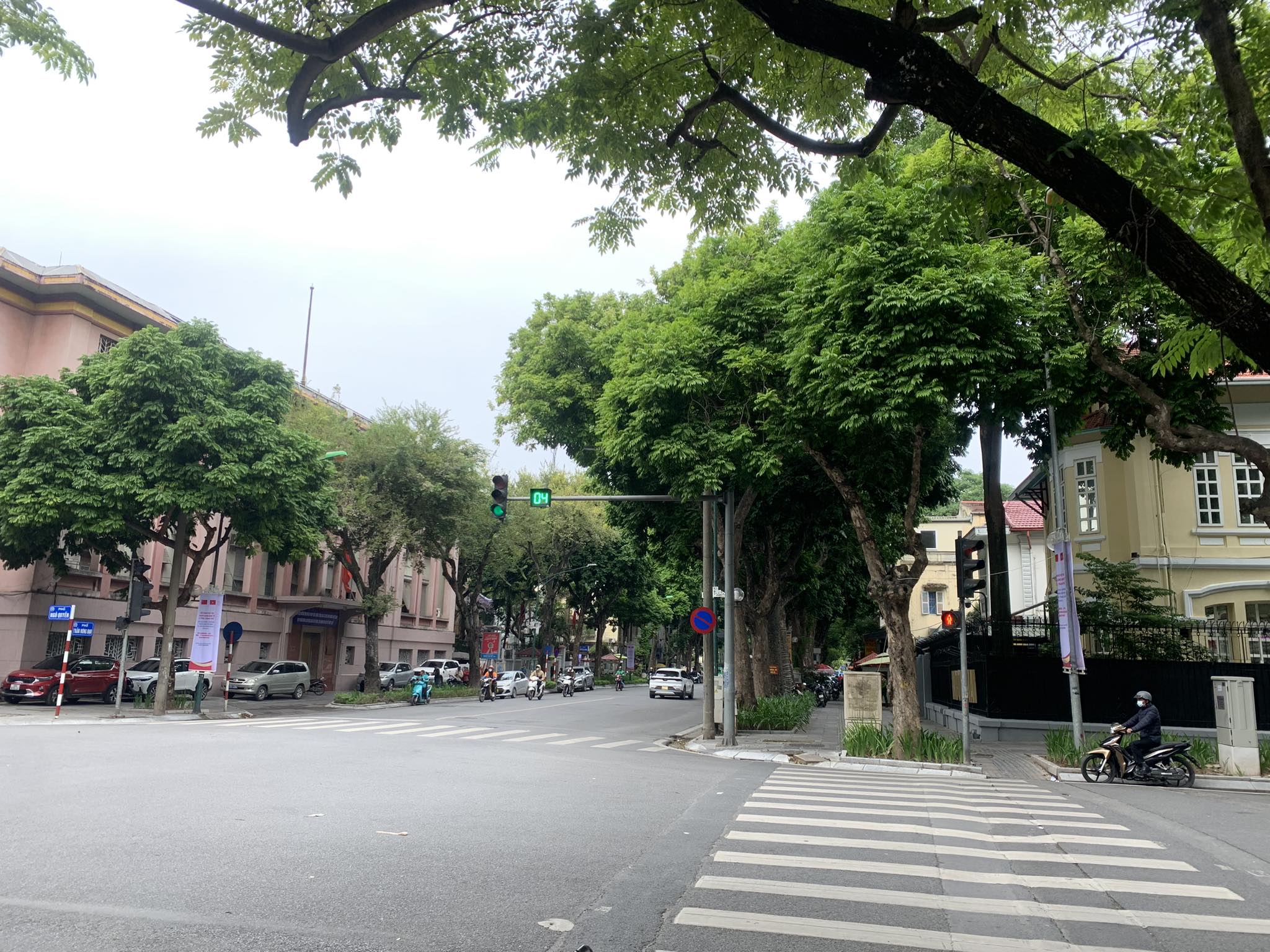 Bán Nhà Mặt Phố Trần Hưng Đạo 109m2 x 8 Tầng Thông Sàn, MT 6.2m, Có Hầm, Kdoanh Đỉnh, SĐCC Chỉ 82 Tỷ