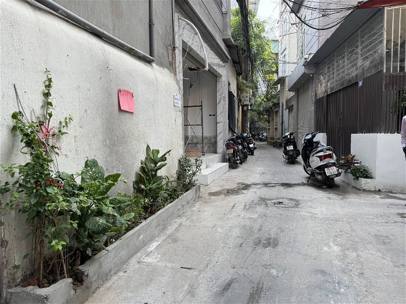 Bán Nhà P Phố Huế 33m2 x 5 Tầng, MT 4.6m, Ngõ Thông, Nhà Mới, Ở & Kdoanh, SĐCC, Chỉ 4.68 Tỷ