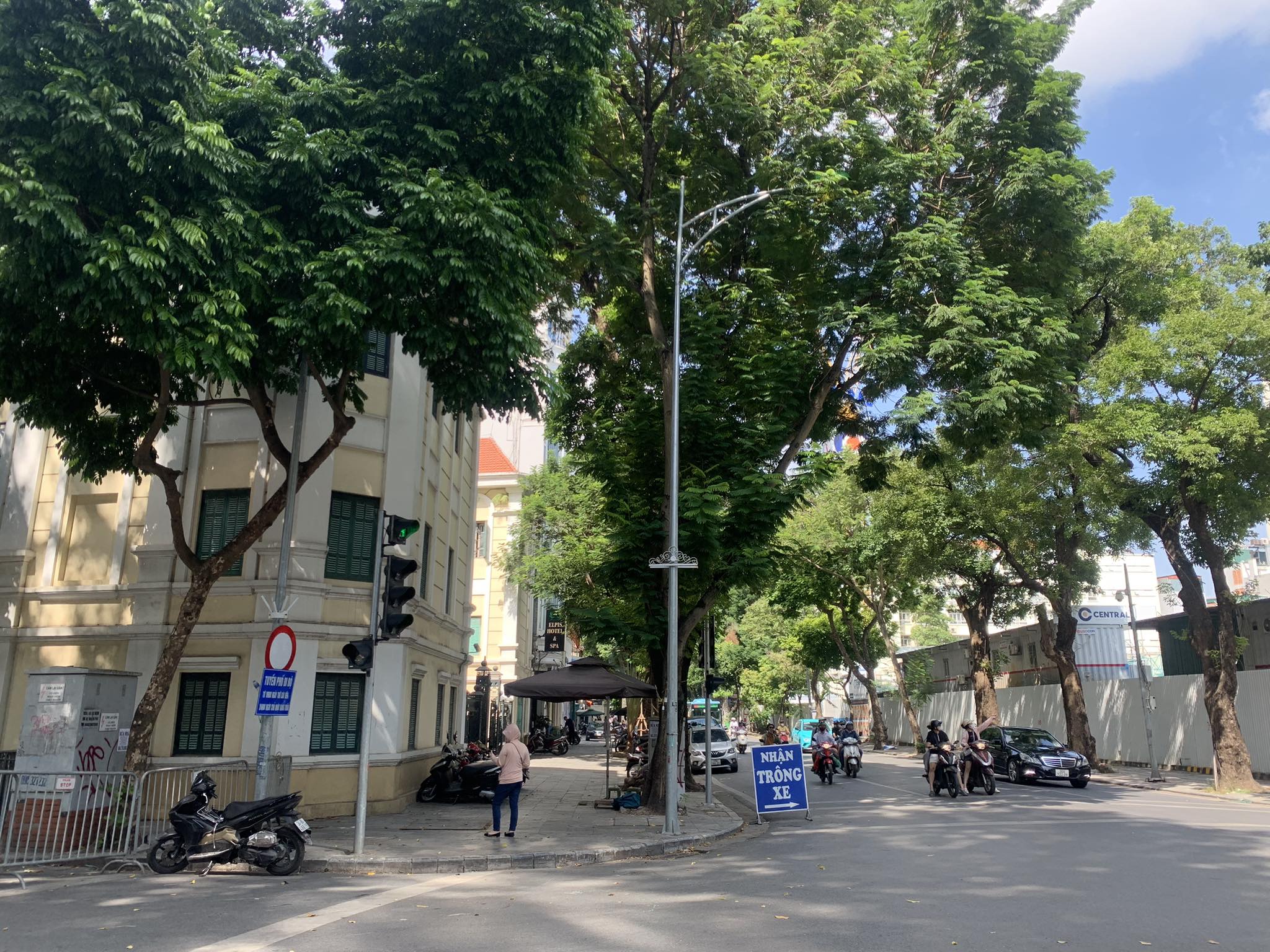 Bán Nhà Mặt Phố Lý Thái Tổ, Hoàn Kiếm, 29m2 x 5 Tầng, Phố Đẹp, Vỉa Hè Rộng, Kdoanh Đỉnh, SĐCC, Chỉ 19.8 Tỷ